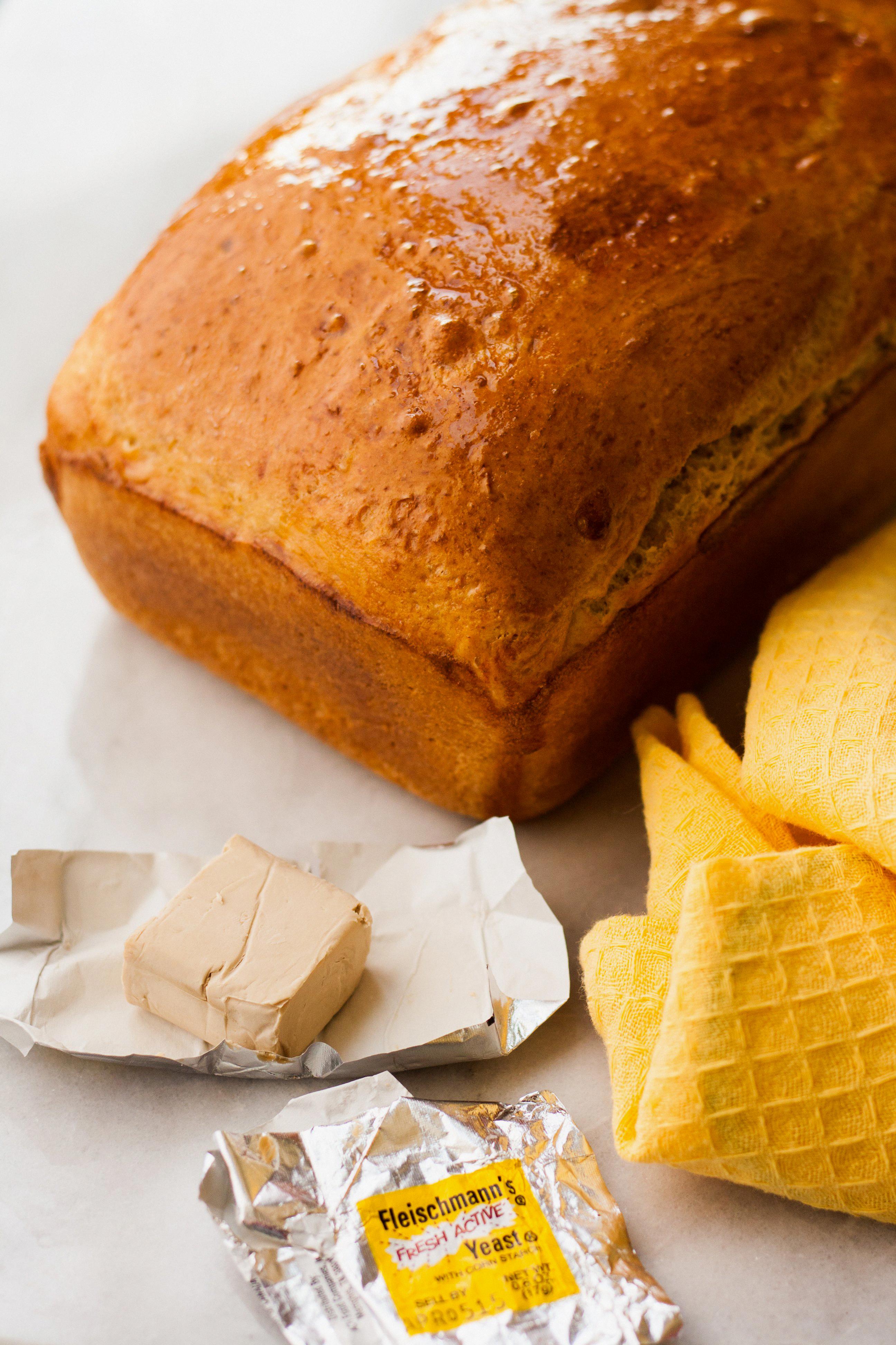 What Are The Differences Between Dry And Wet Yeast