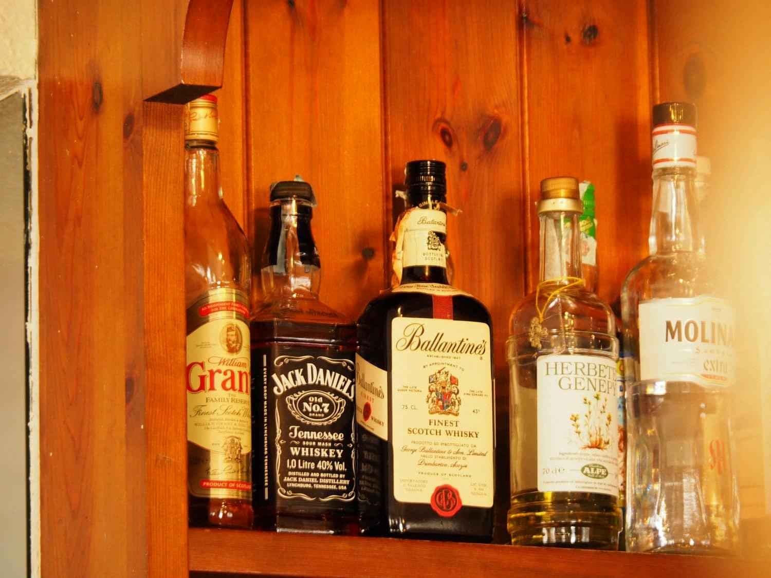 how to store whiskey