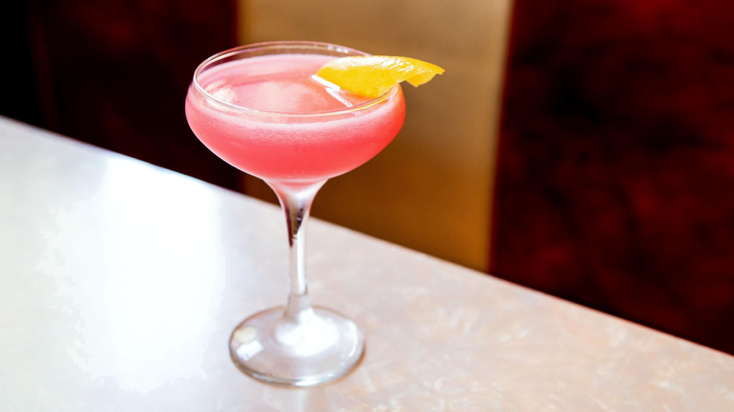 what goes in a cosmopolitan