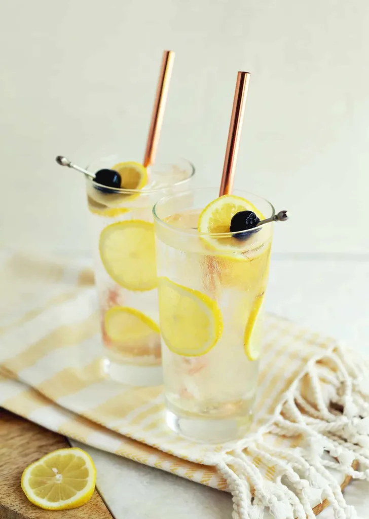 tom collins lemon cocktails 1673084395