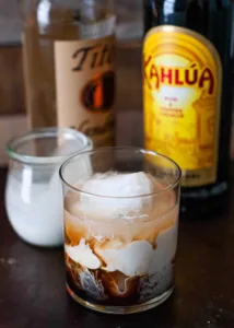 white russians cocktail 1677783835